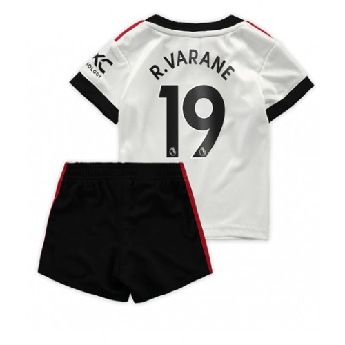 Fotbalové Dres Manchester United Raphael Varane #19 Dětské Venkovní 2022-23 Krátký Rukáv (+ trenýrky)